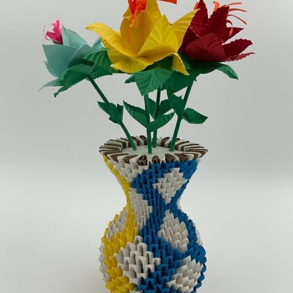 2018 Handmade Signed & Dated 3D Modular Origami Paper Flower Vase w/ Flowers - Picture 3 of 7